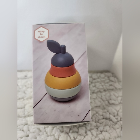 New! Bizzu Silicone Stackable Teether - Picture 2 of 3